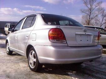 2002 Toyota Platz Photos