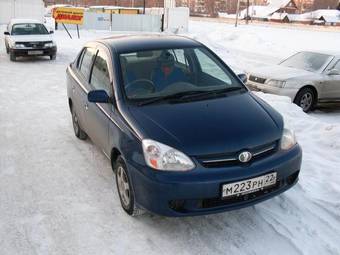 2002 Toyota Platz Pics