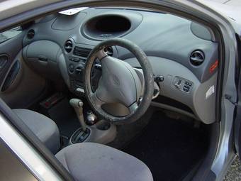 2002 Toyota Platz Pictures