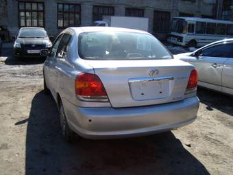 2002 Toyota Platz Photos