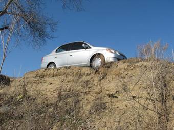 2002 Toyota Platz Pics