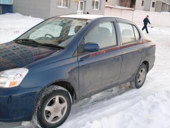 2002 Toyota Platz Photos