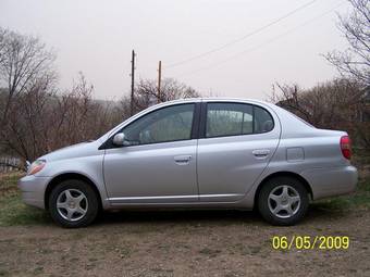 2002 Toyota Platz Photos