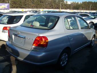 2002 Toyota Platz Photos