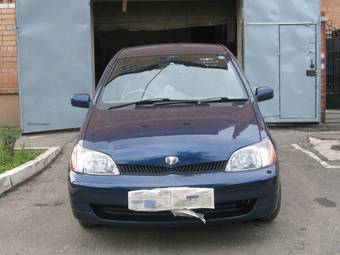 2002 Toyota Platz Photos