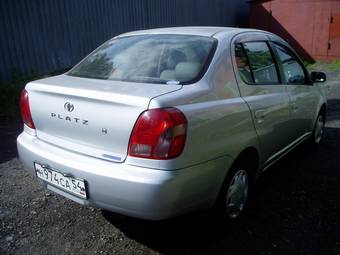 2002 Toyota Platz Pictures