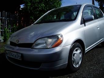 2002 Toyota Platz Photos