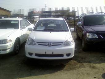 2002 Toyota Platz Photos