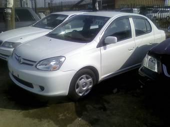 2002 Toyota Platz Pictures