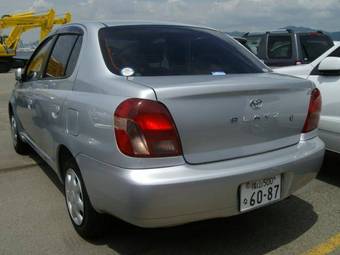 2002 Toyota Platz Pictures