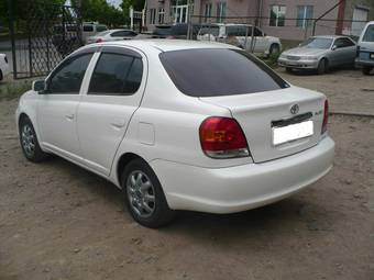 2002 Toyota Platz Pics