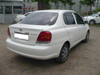 2002 Toyota Platz Pictures