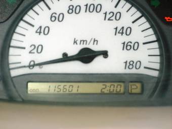 2002 Toyota Platz Pictures