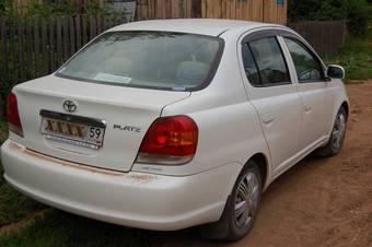 2002 Toyota Platz Photos