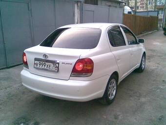 2002 Toyota Platz Pictures