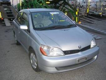 2002 Toyota Platz Photos