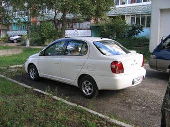 2002 Toyota Platz Photos