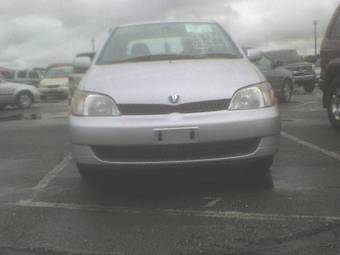 2002 Toyota Platz Photos