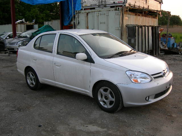 2003 Toyota Platz