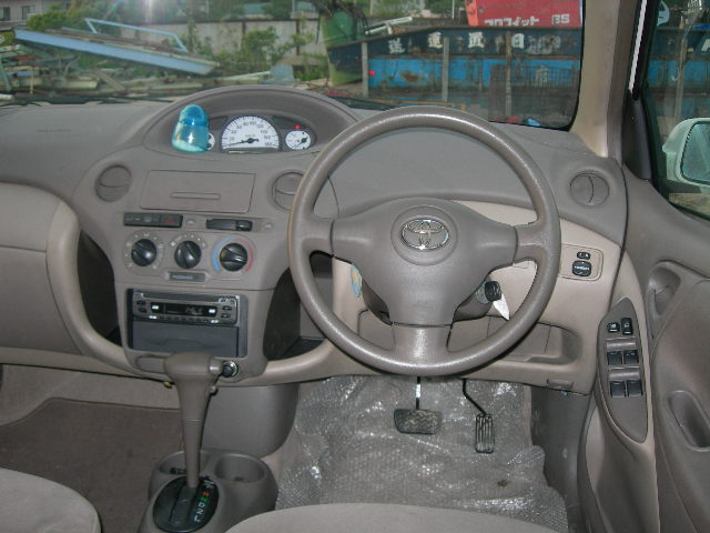 2003 Toyota Platz