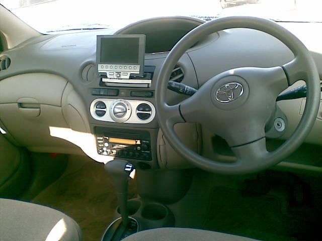 2003 Toyota Platz
