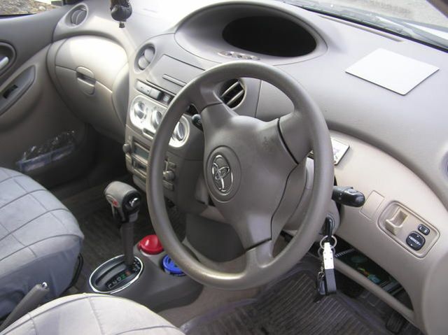 2003 Toyota Platz
