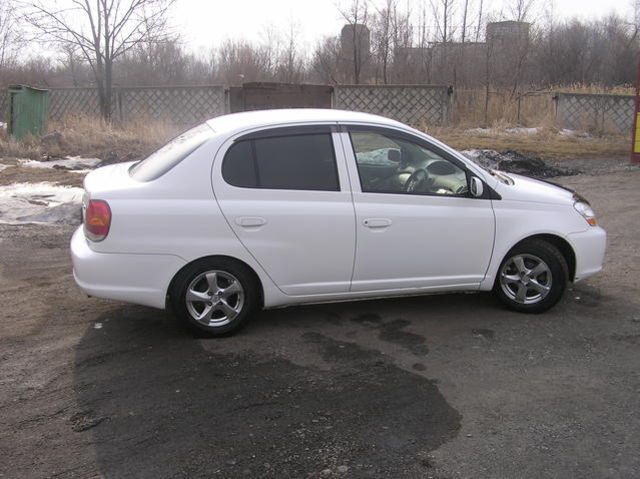 2003 Toyota Platz