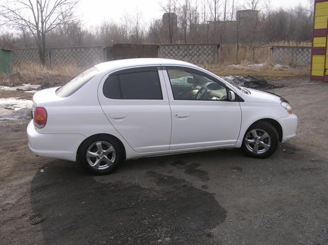 2003 Toyota Platz