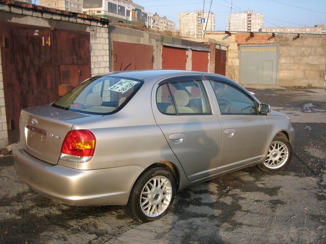 2003 Toyota Platz