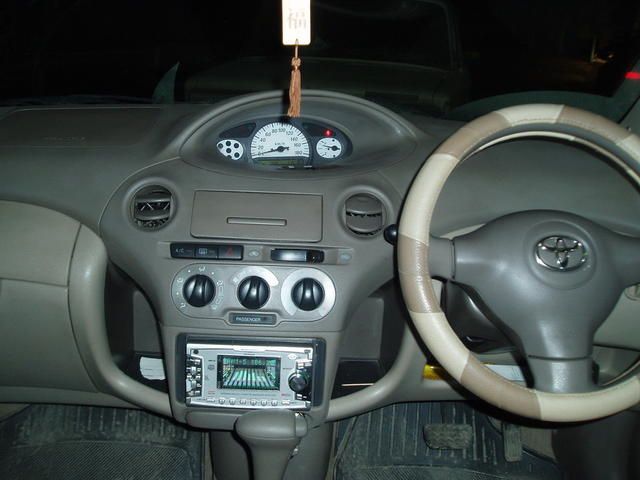 2003 Toyota Platz