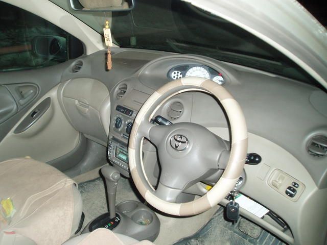 2003 Toyota Platz