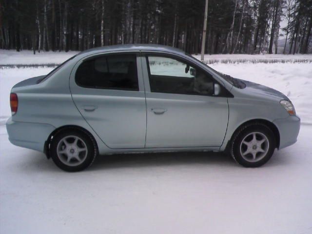 2003 Toyota Platz