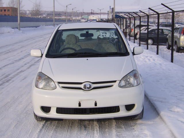 2003 Toyota Platz