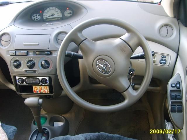 2003 Toyota Platz