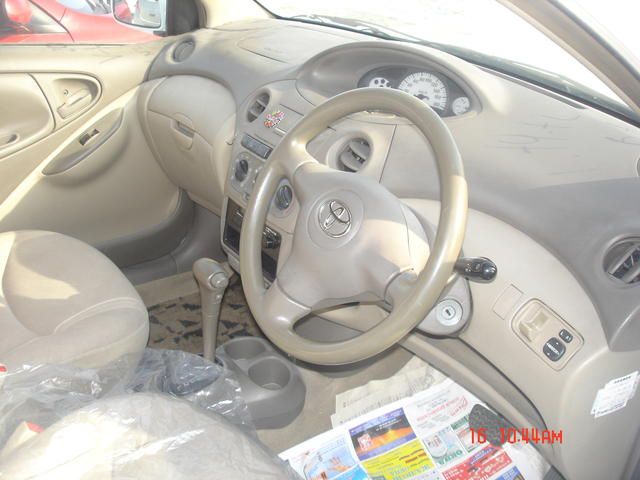 2003 Toyota Platz