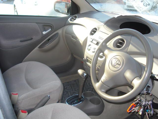 2003 Toyota Platz