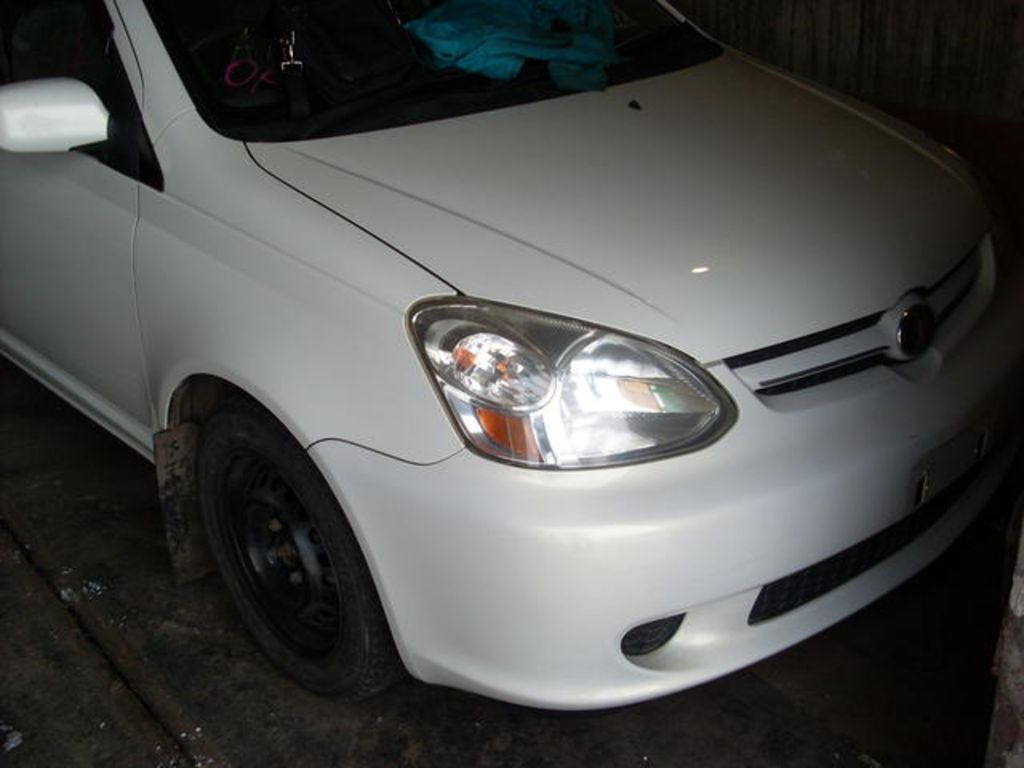 2003 Toyota Platz