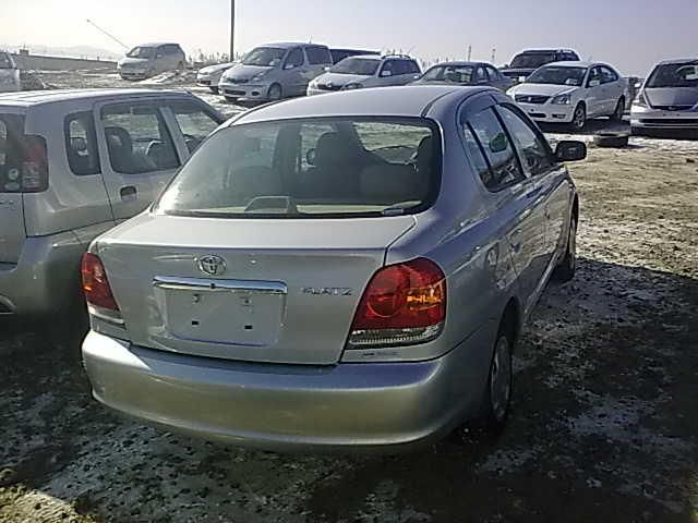 2003 Toyota Platz