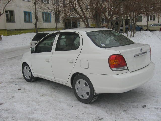 2003 Toyota Platz