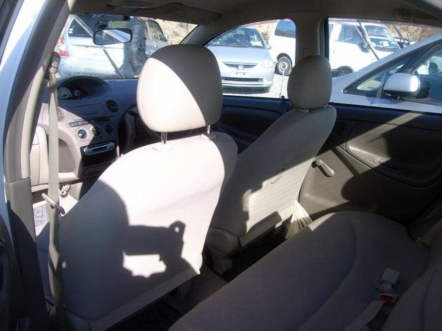 2003 Toyota Platz