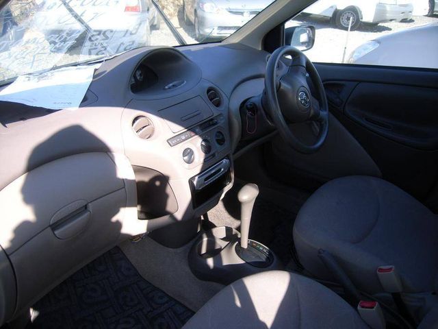 2003 Toyota Platz
