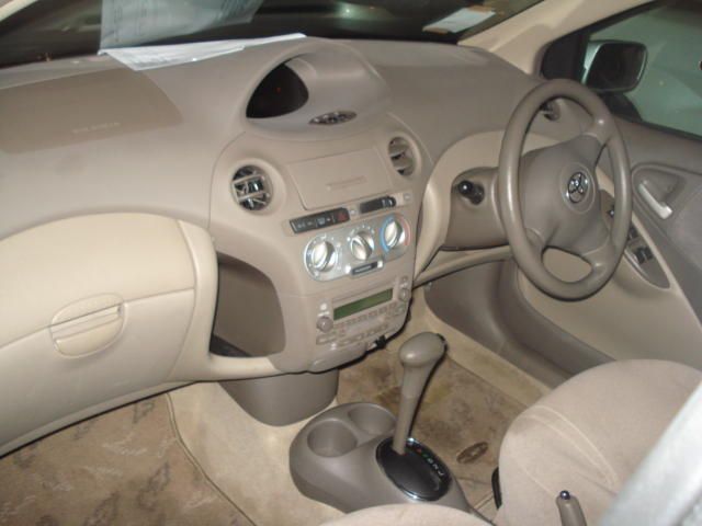 2003 Toyota Platz