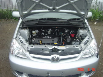 2003 Toyota Platz Photos