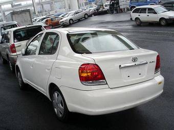 2003 Toyota Platz Pictures