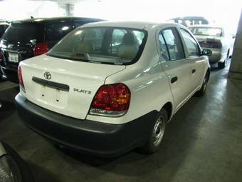 2003 Toyota Platz Pics