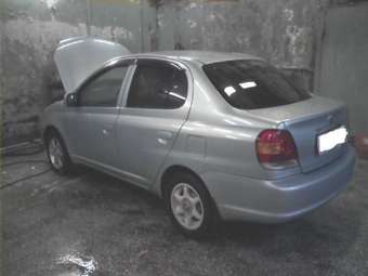 2003 Toyota Platz Pictures