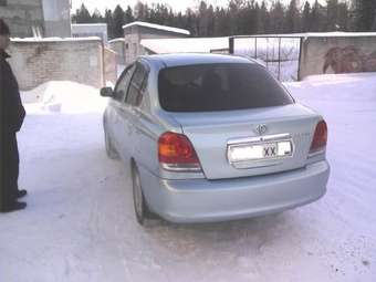 2003 Toyota Platz Wallpapers