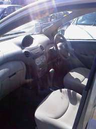 2003 Toyota Platz Photos