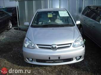 2003 Toyota Platz Photos