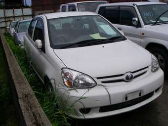 2003 Toyota Platz Wallpapers